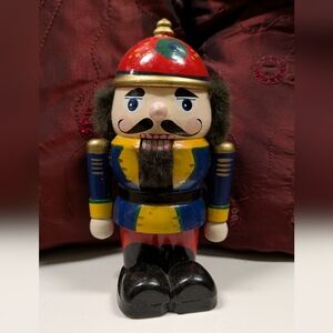 Vintage Chubby wooden nutcracker QVC H28160